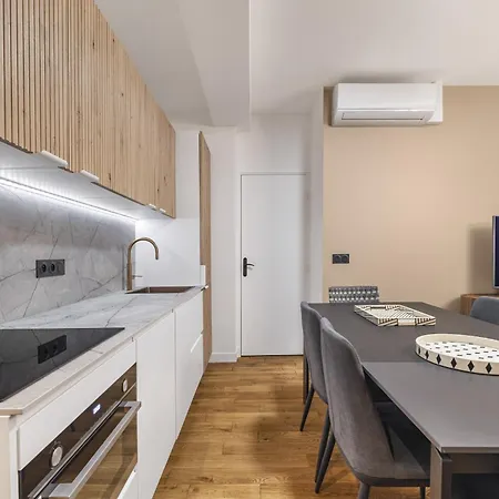 Quinte Flush Apartment *